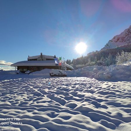 Rifugio Trifoglio Ass. Ostelli Lombardia Валторта Екстериор снимка